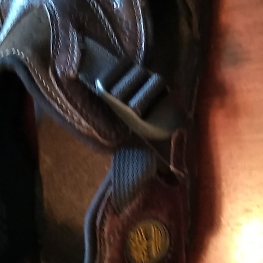 Shoes - Picture 4 of 5